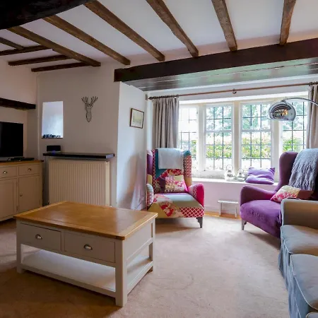 Pass The Keys Delightful 4 Bedroom Cotswold Character Cottage Cheltenham Exterior photo