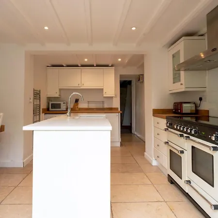 Pass The Keys Delightful 4 Bedroom Cotswold Character Cottage Cheltenham Exterior photo