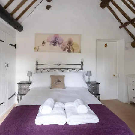 Pass The Keys Delightful 4 Bedroom Cotswold Character Cottage Cheltenham Exterior photo