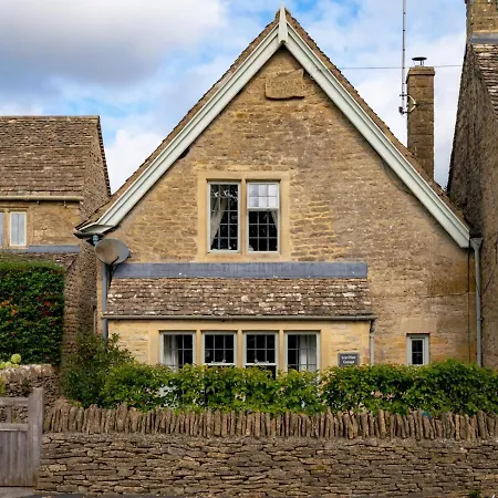 Pass The Keys Delightful 4 Bedroom Cotswold Character Cottage Cheltenham Exterior photo