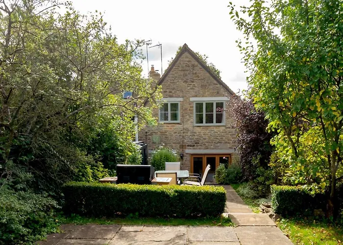 Pass The Keys Delightful 4 Bedroom Cotswold Character Cottage