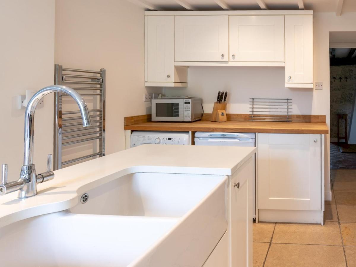 Pass The Keys Delightful 4 Bedroom Cotswold Character *